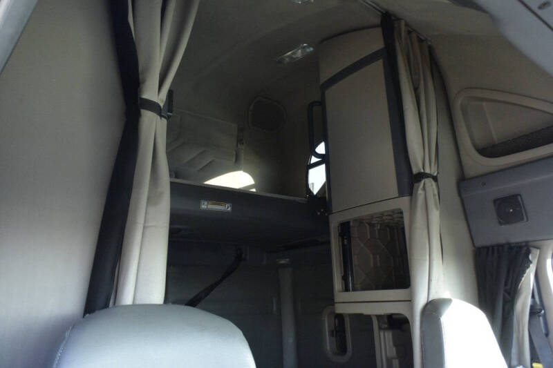 2016 Freightliner Cascadia