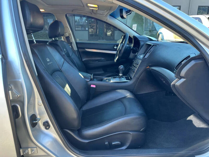 2011 Infiniti G37 Sedan Journey