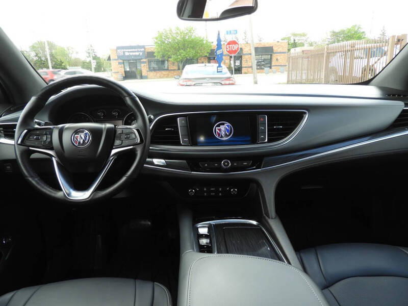 2022 Buick Enclave Essence
