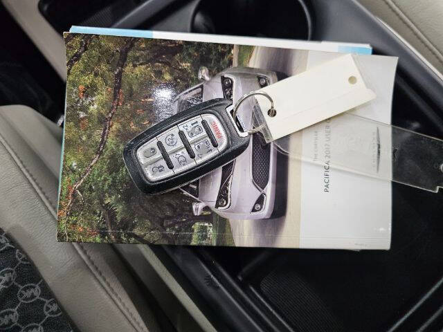 2017 Chrysler Pacifica Touring-L