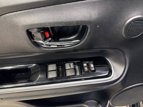 2019 Toyota Prius c LE