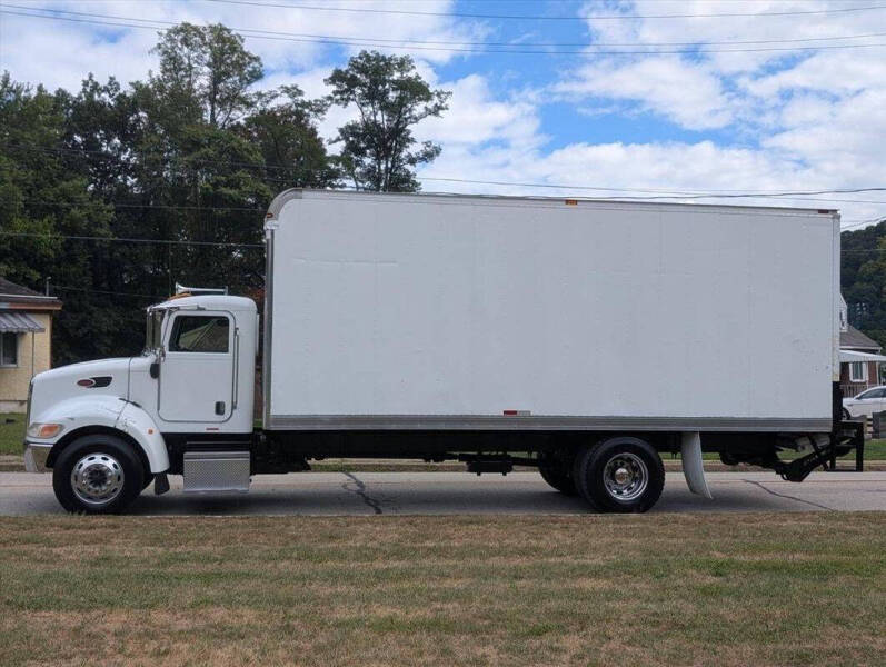 2007 Peterbilt 335