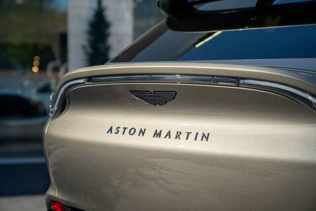 2021 Aston Martin DBX 11