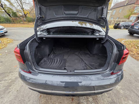 2017 Volkswagen Passat 1.8T R-Line