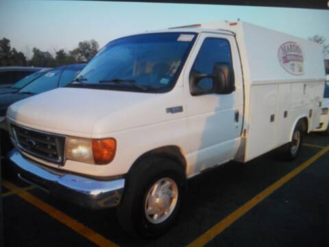 2004 Ford E-Series Chassis for sale at All Cars and Trucks in Buena NJ