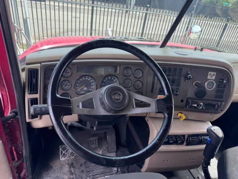 2007 Mack CV713