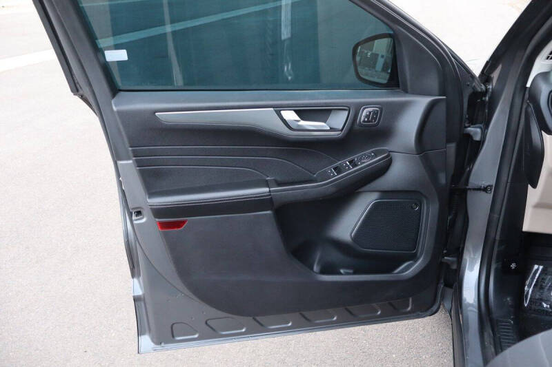 2021 Ford Escape Titanium