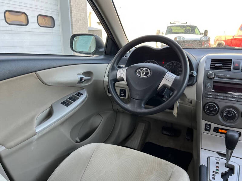 2011 Toyota Corolla LE