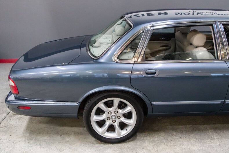 2001 Jaguar XJR