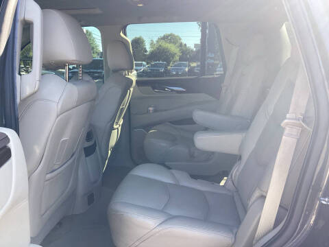 2016 Cadillac Escalade Luxury Collection