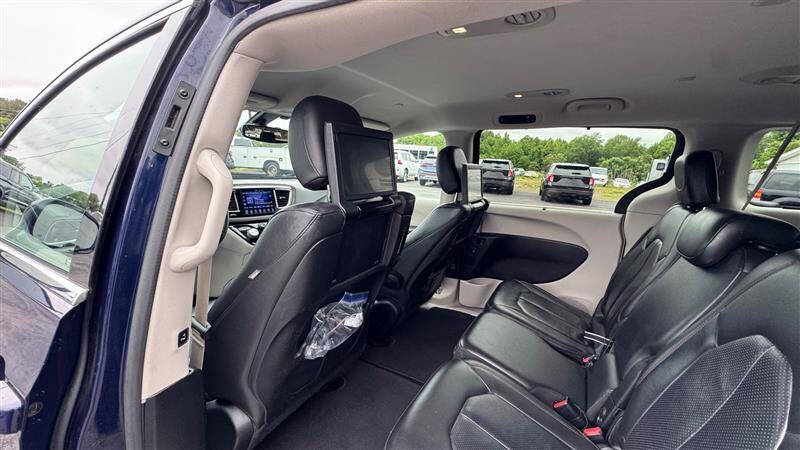 2017 Chrysler Pacifica Touring-L Plus