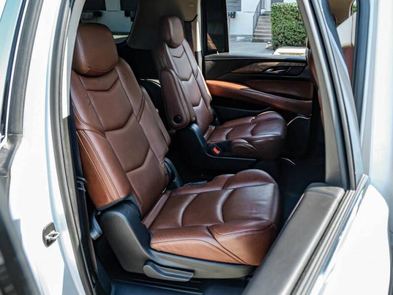2016 Cadillac Escalade ESV Luxury Collection