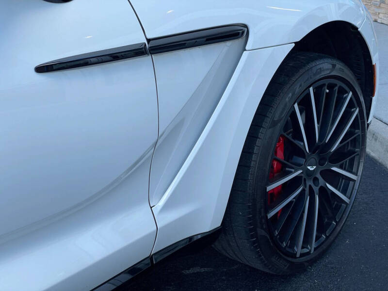 2023 Aston Martin DBX