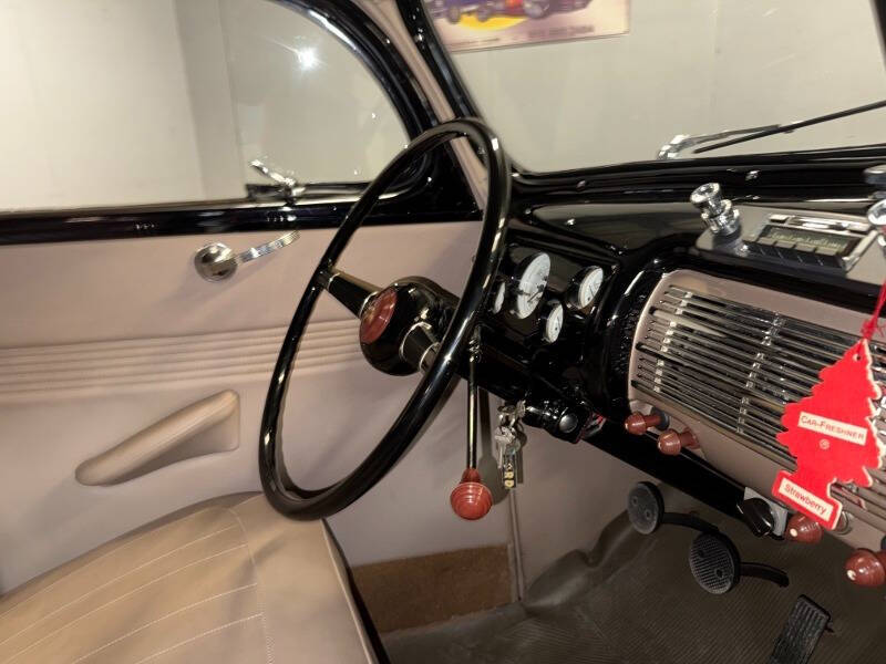 1940 Ford Deluxe