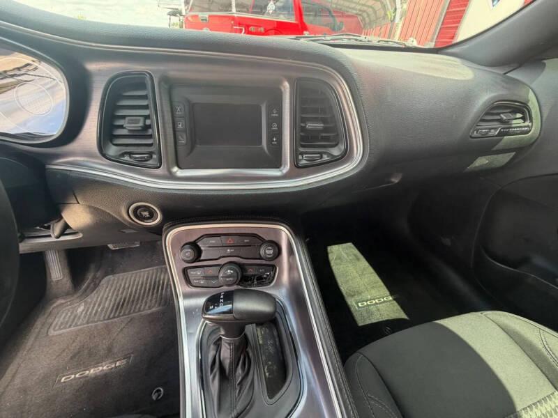 2015 Dodge Challenger SXT
