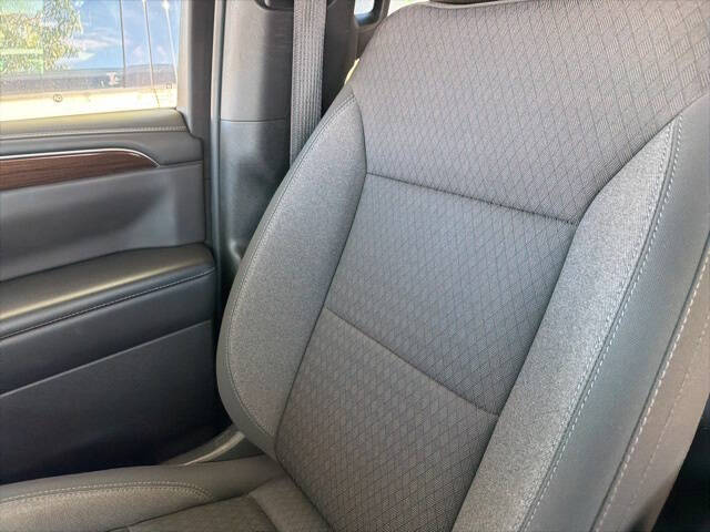 2022 GMC Yukon XL SLE