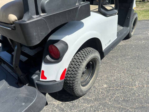 2018 E-Z-GO Valor