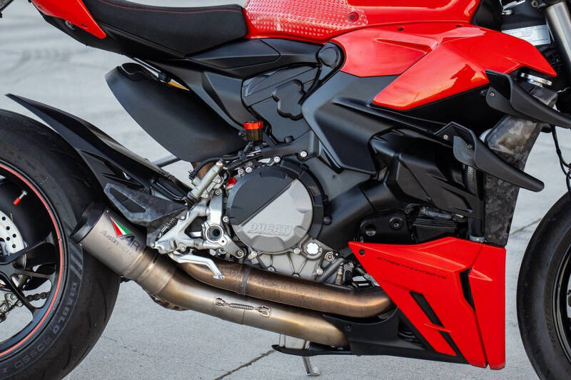 2023 Ducati Streetfighter V2