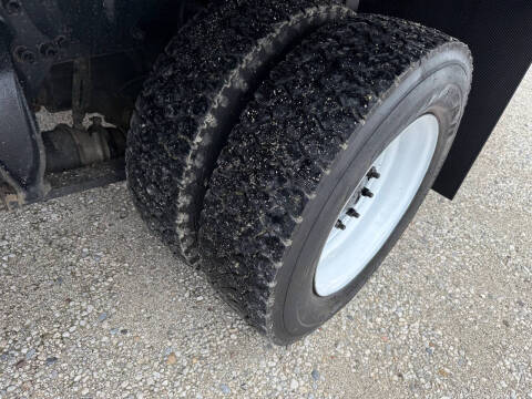 2022 Freightliner M2 106