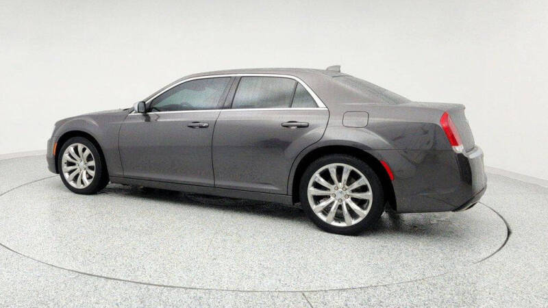 2021 Chrysler 300