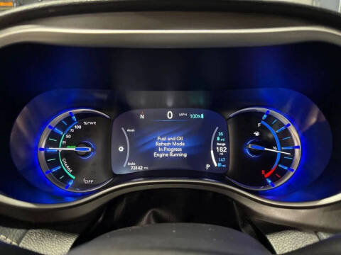 2024 Chrysler Pacifica Plug-In Hybrid Select