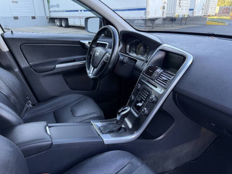 2015 Volvo XC60 T5 Drive-E Premier