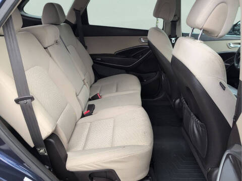 2017 Hyundai Santa Fe SE