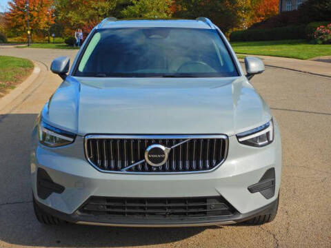 2025 Volvo XC40 B5 Core Bright Theme