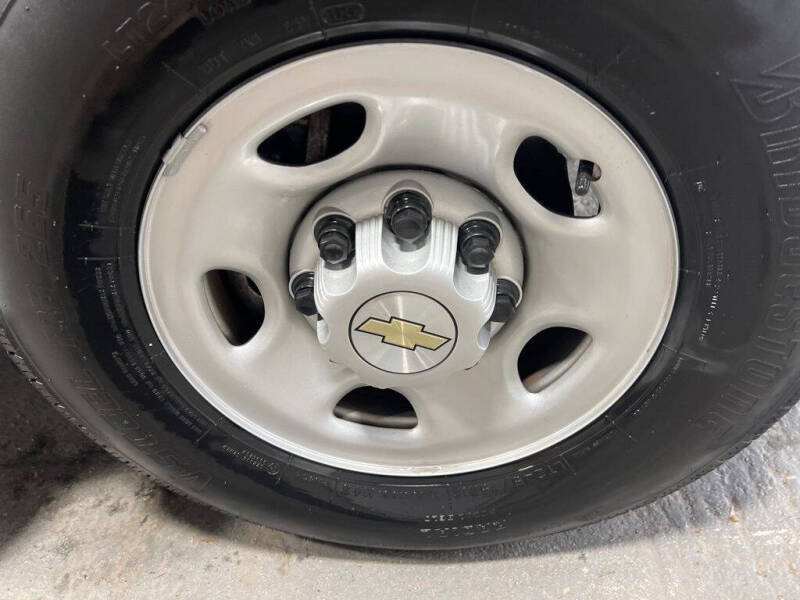 2024 Chevrolet Express 2500