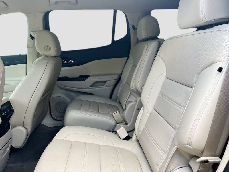 2022 GMC Acadia Denali