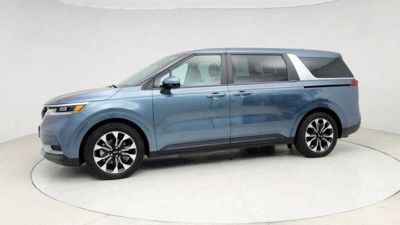 2024 Kia Carnival EX