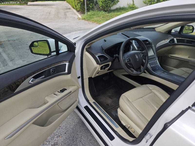 2014 Lincoln MKZ