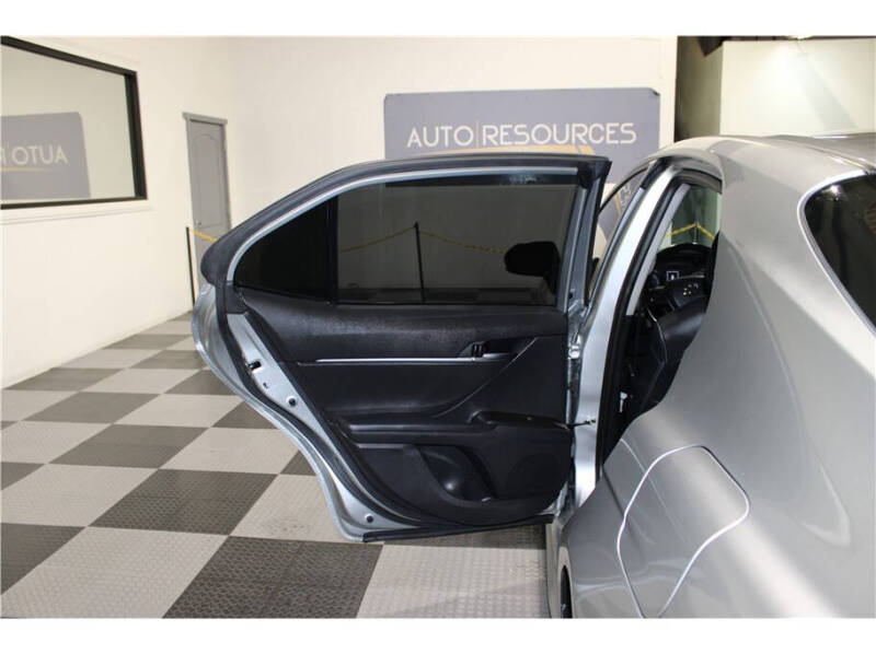 2022 Toyota Camry Hybrid SE Nightshade