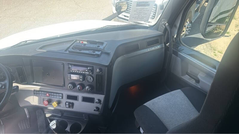 2022 Freightliner Cascadia