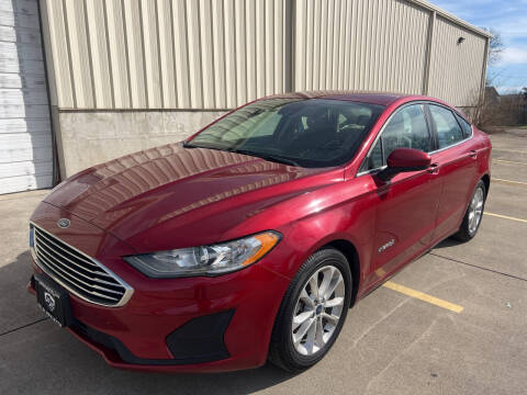 2019 Ford Fusion Hybrid for sale at Mr. Auto in Hamilton OH