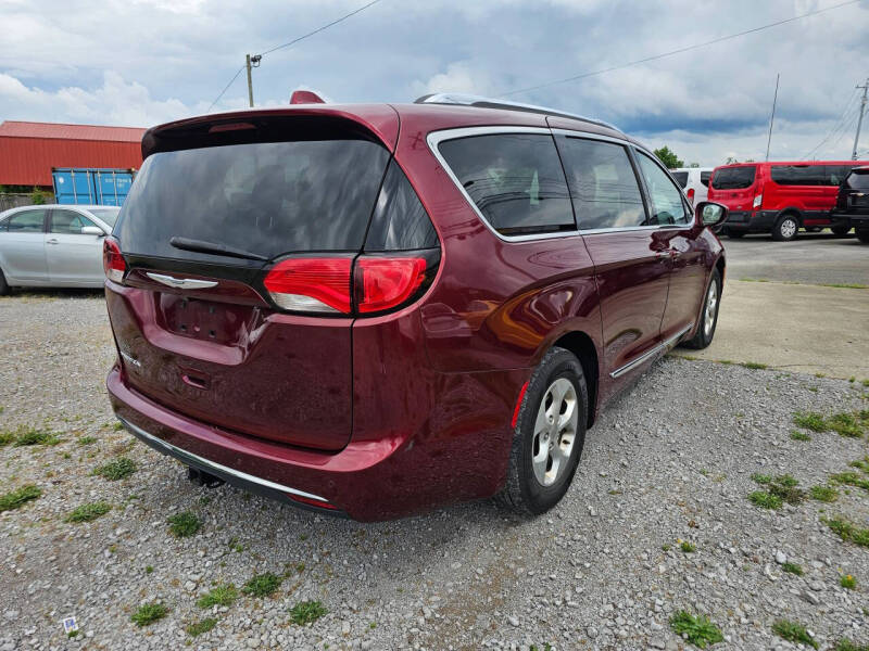 2017 Chrysler Pacifica Touring-L Plus