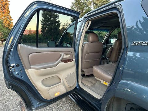 2005 Toyota Sequoia SR5