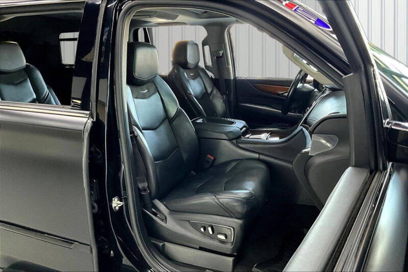 2017 Cadillac Escalade Luxury
