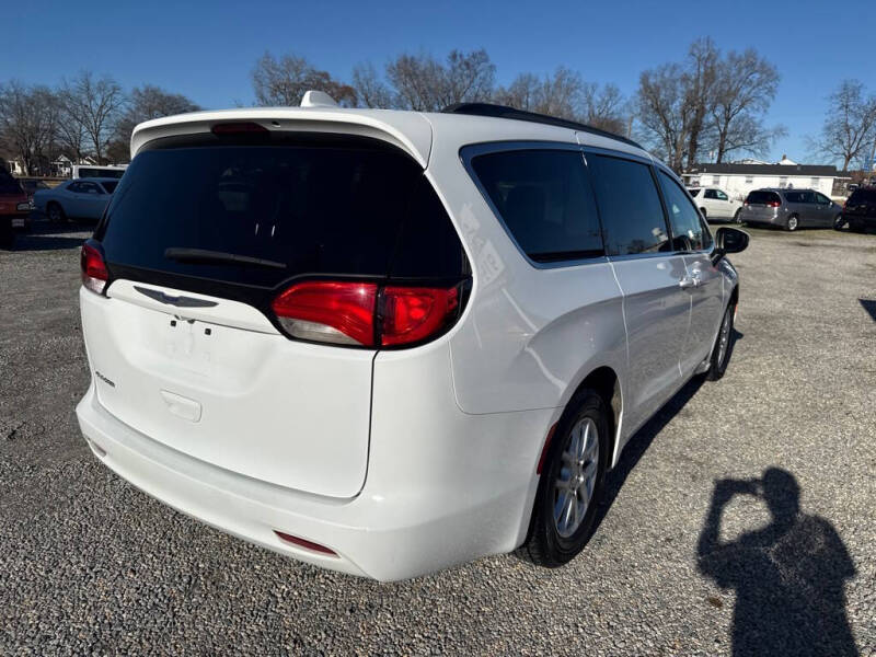 2020 Chrysler Voyager LXi