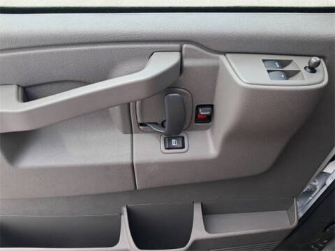 2025 Chevrolet Express 3500