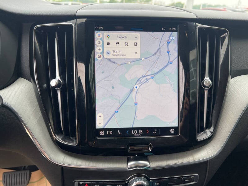 2025 Volvo XC60 B5 Plus Dark Theme