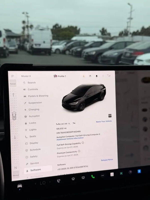 2023 Tesla Model X Standard Range