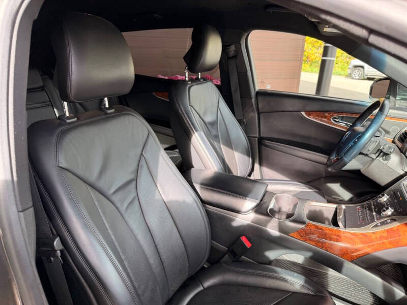 2019 Lincoln Nautilus Select