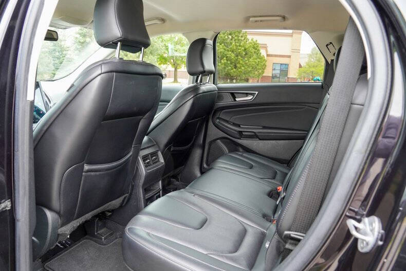 2022 Ford Edge Titanium