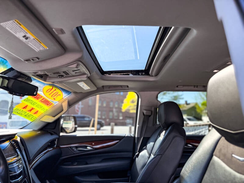 2016 Cadillac Escalade Luxury Collection