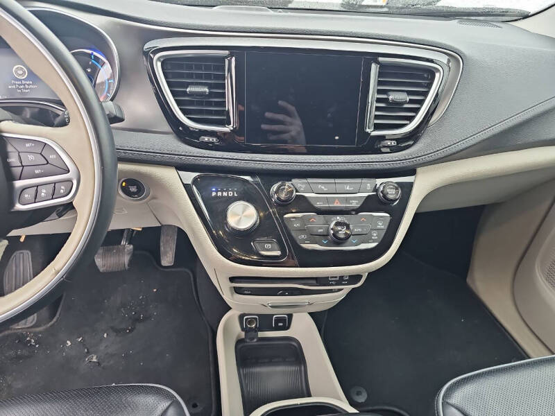 2018 Chrysler Pacifica Hybrid Limited