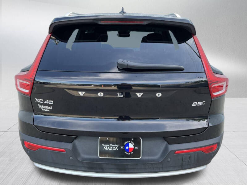 2023 Volvo XC40 B5 Plus Bright Theme