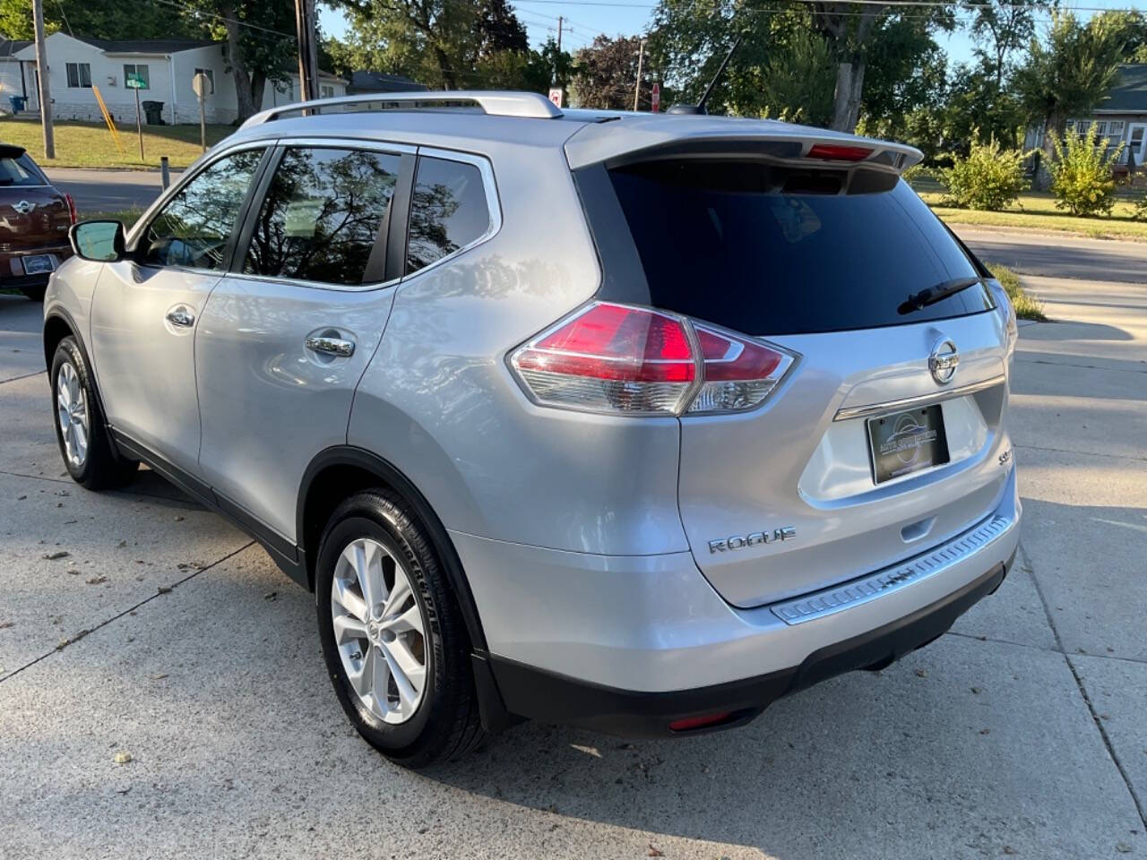 2015 Nissan Rogue for sale at Auto Connection in Waterloo, IA