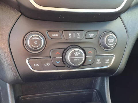 2022 Jeep Cherokee Latitude Lux