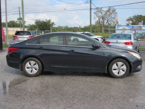 2013 Hyundai Sonata for sale at Checkered Flag Auto Sales - East in Lakeland FL